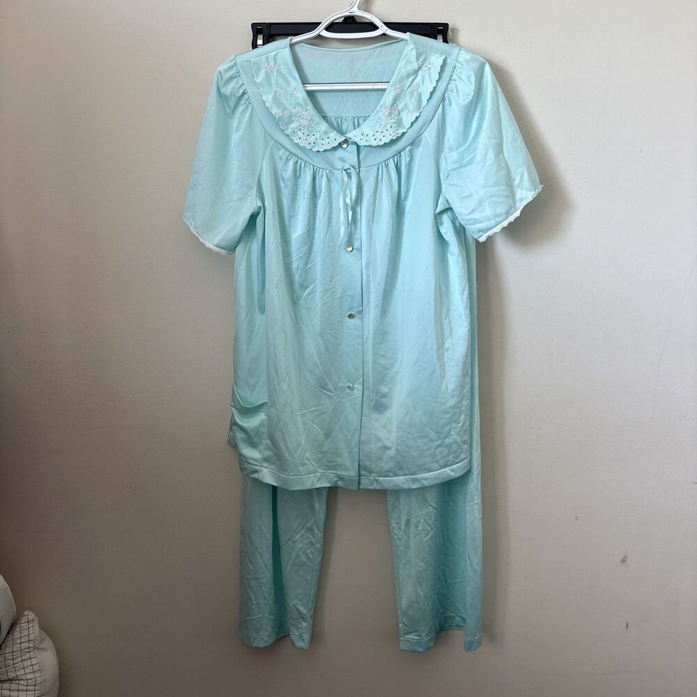 Vtg Shadowline Nylon Tricot Pajama Set Green Embroidered Size 36 M